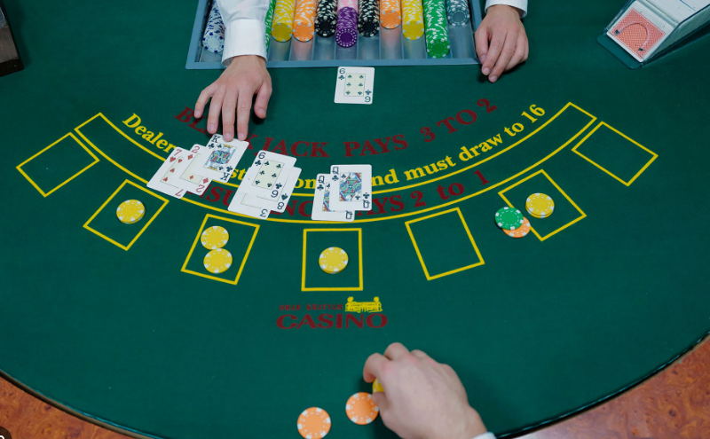 Blackjack Strategy : Guide to Improve Your Odds and Win Big